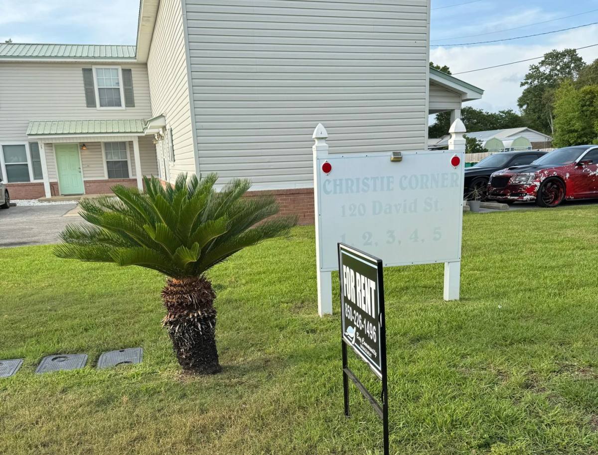 Townhouse for rent at 120 David St, Fort Walton Beach, FL 32547