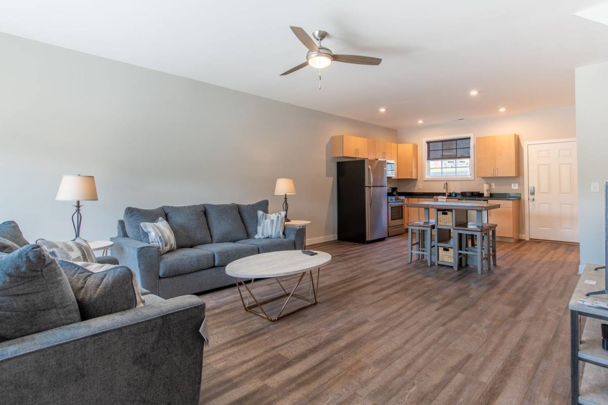 Apartment for rent at 407-419 Franklin St, South Hill, VA 23970
