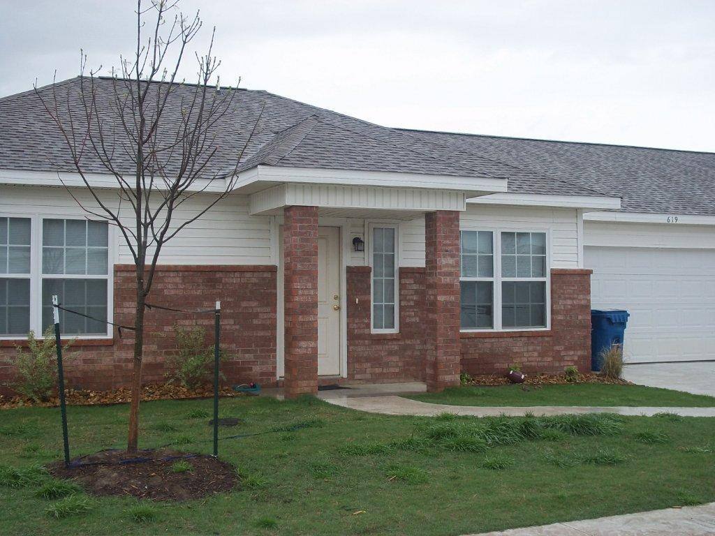 Apartment for rent at 624 Hickory Ridge Dr, McAlester, OK 74501