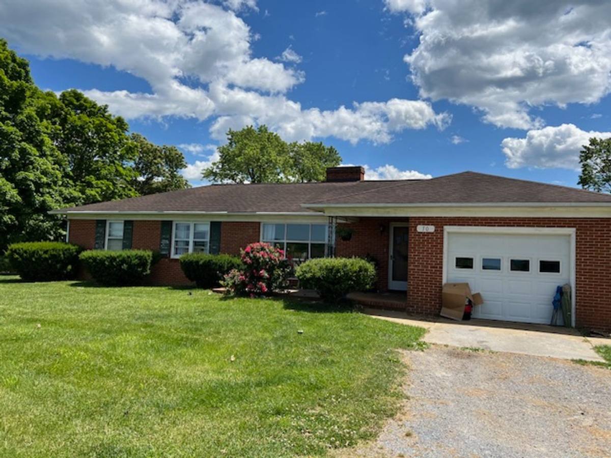 House for rent at 70 Sunny Knoll Lane, Natural Bridge, VA 24578