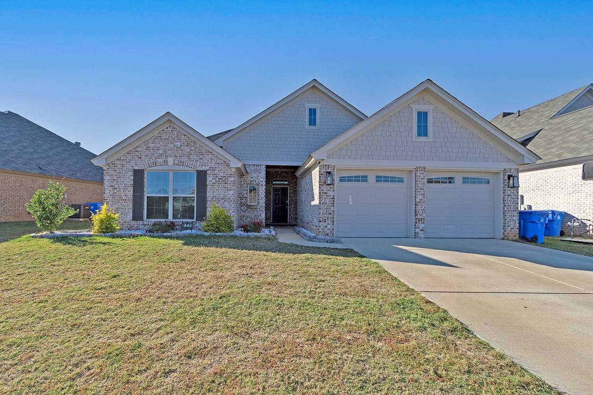 House for rent at 832 Hedgefield Way, Prattville, AL 36066