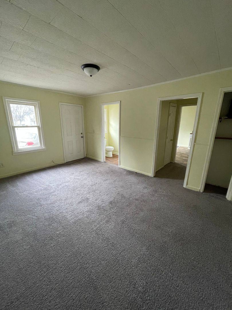 Apartment for rent at 1712 1 2 Walnut St, Hopkinsville, KY 42240