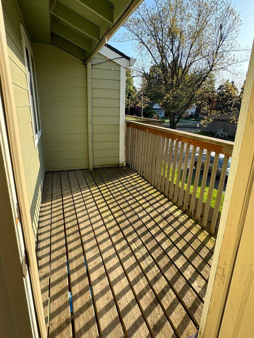 Apartment for rent at 100 Gatch St, Woodburn, OR 97071