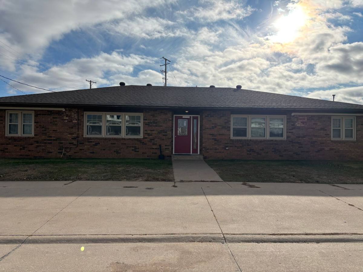 Apartment for rent at 41 W Grant St, Preston, IA 52069