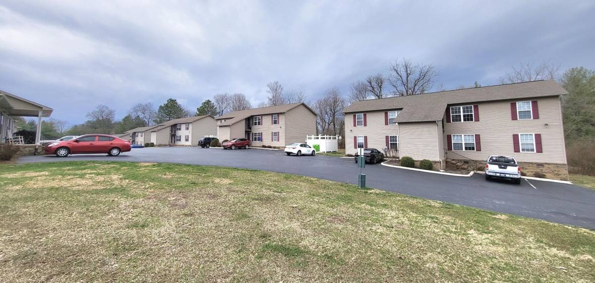 Apartment for rent at 14 Five Oaks Dr, Crossville, TN 38555