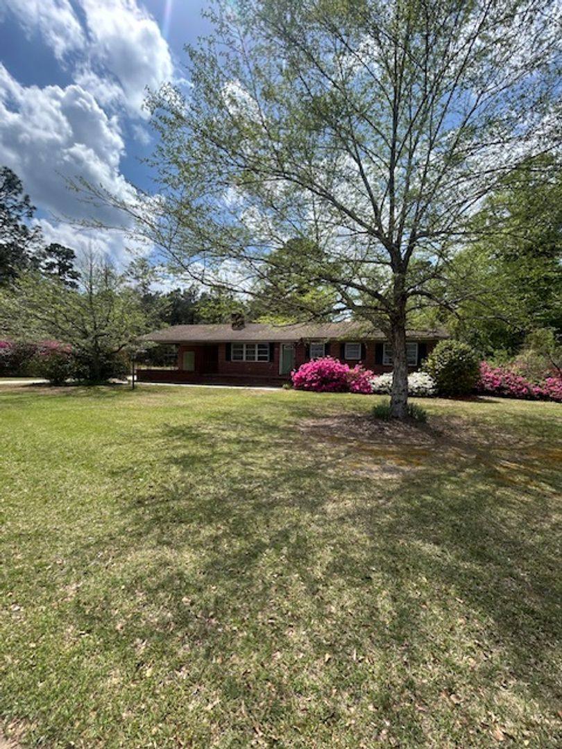 House for rent at 1752 Williamson Rd, Fairmont, NC 28340