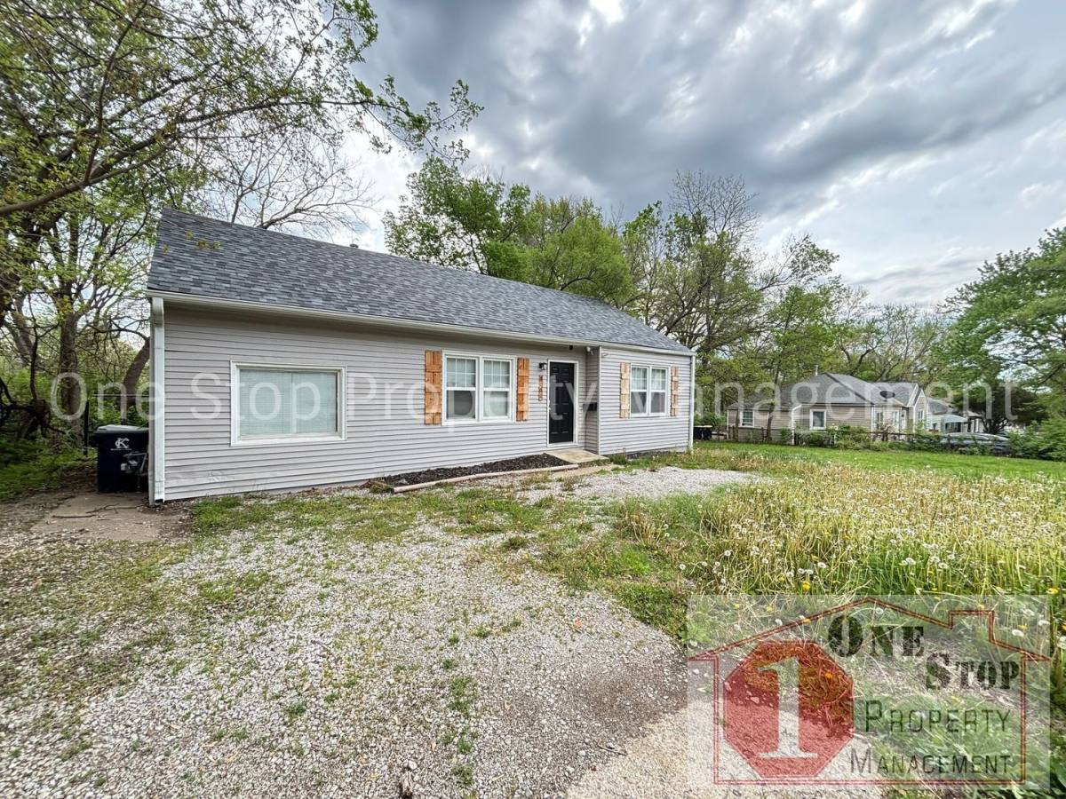 House for rent at 8001 Brooklyn Ave, Kansas City, MO 64132