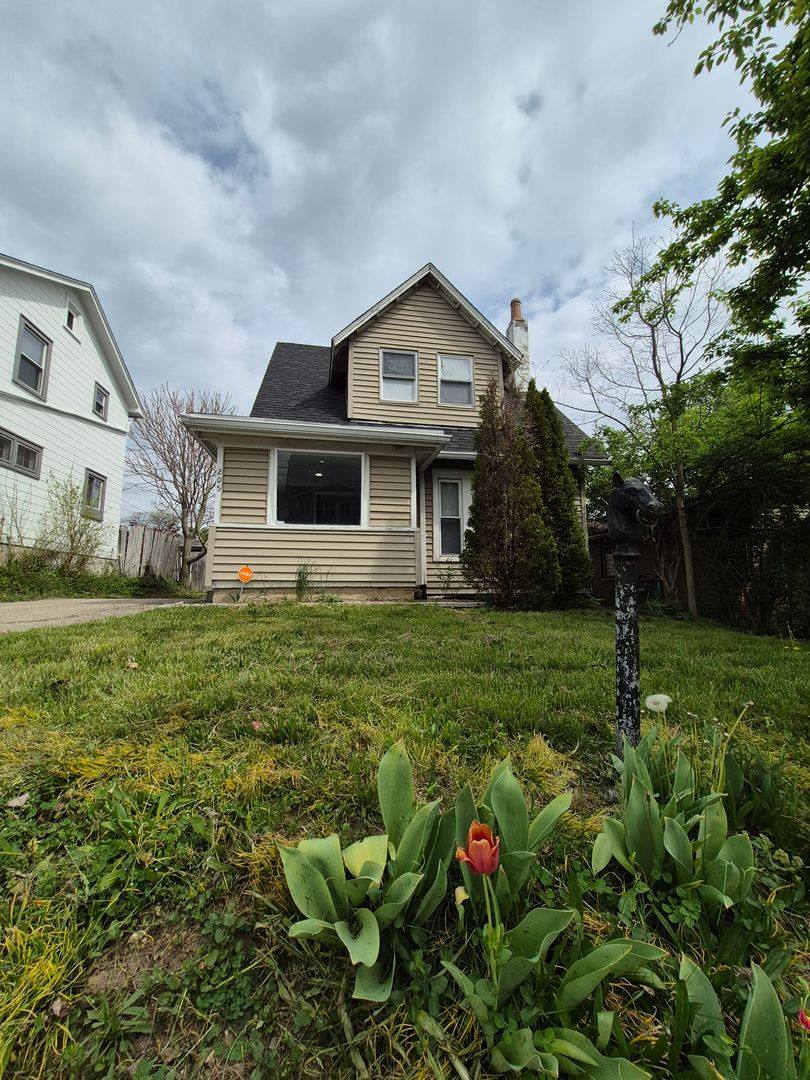 House for rent at 205 E Siebenthaler Ave, Dayton, OH 45405