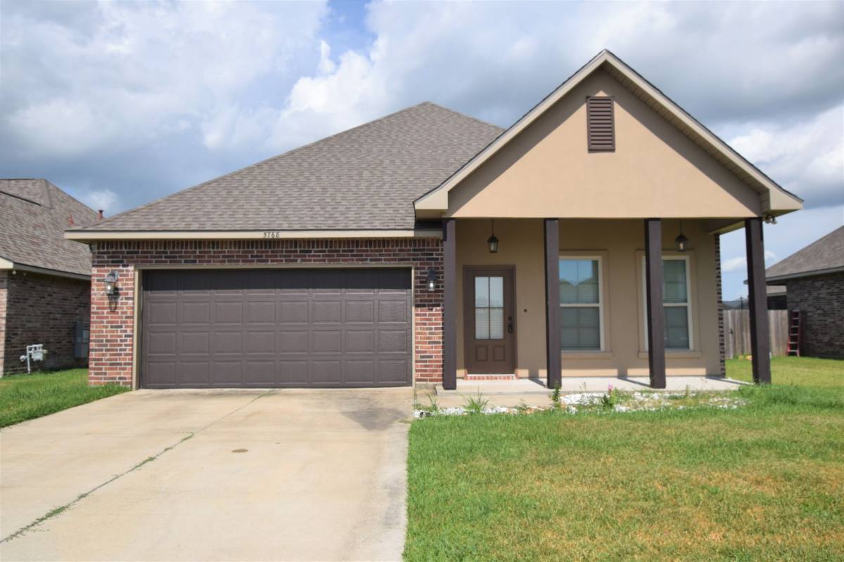 House for rent at 5768 Girard Dr, Iowa, LA 70647