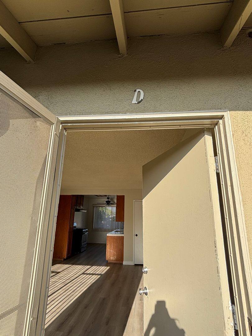 Apartment for rent at 912-916 Genoa St, Monrovia, CA 91016