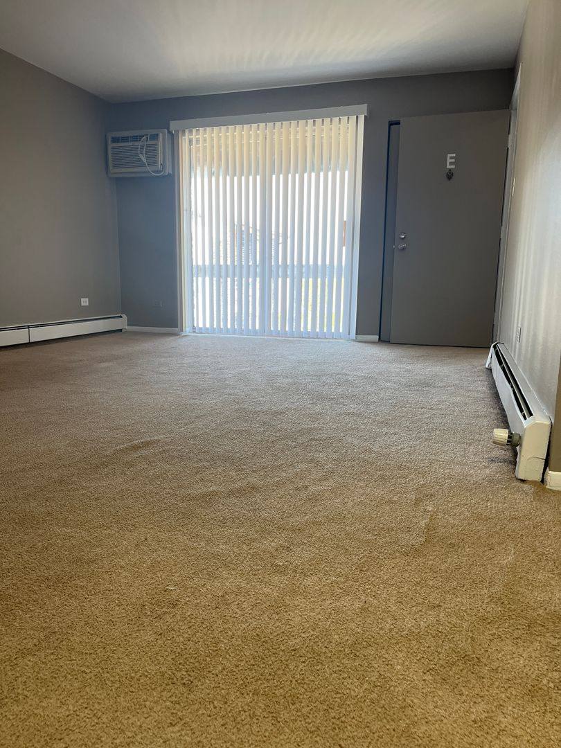 Apartment for rent at 2342 W Nichols Rd, Arlington Heights, IL 60004