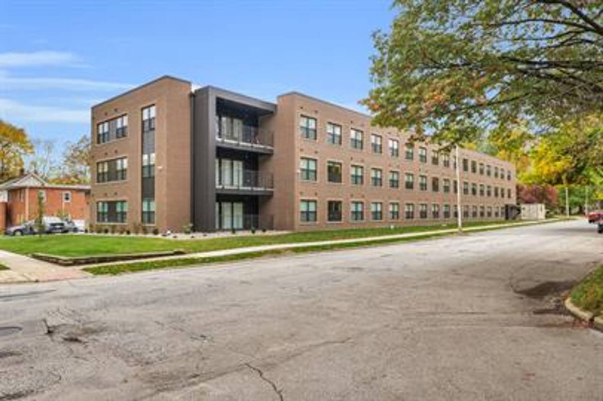 Apartment for rent at 707 W Springfield Ave, Urbana, IL 61801