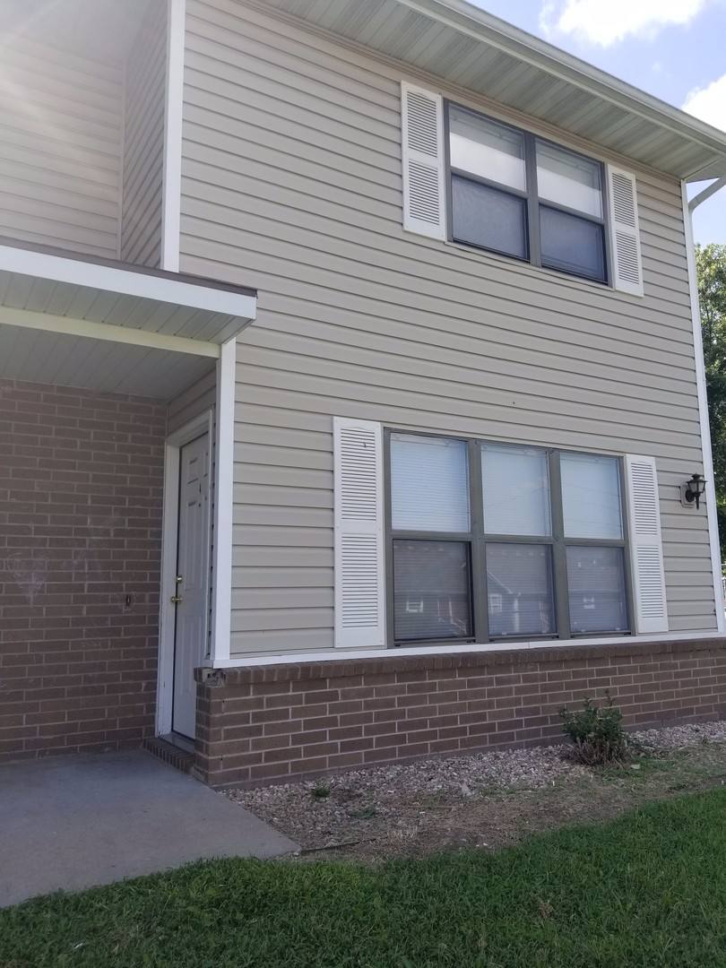 Townhouse for rent at 2321 Texas, Joplin, MO 64804