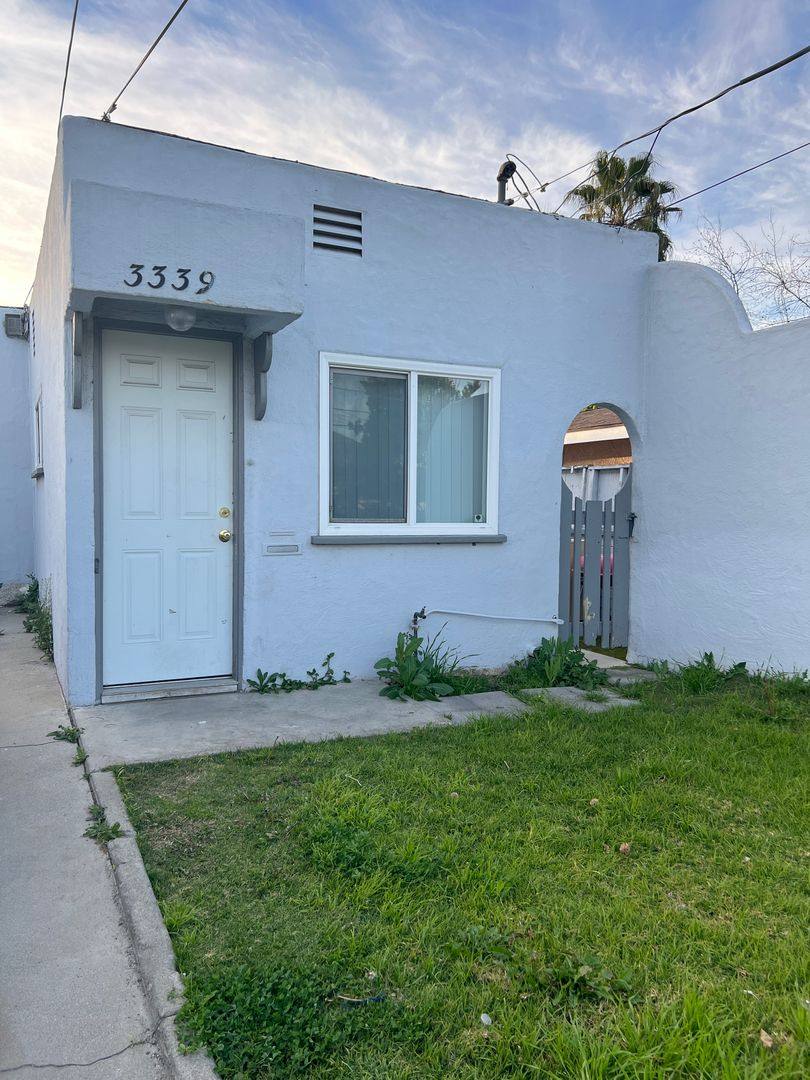 Apartment for rent at 3339-3347 Franklin Ave, Riverside, CA 92507