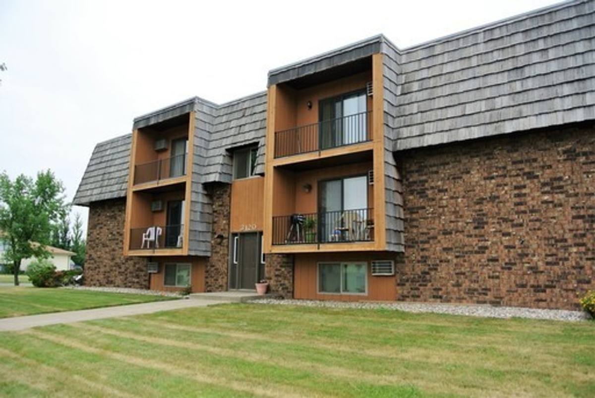 Apartment for rent at 3120 10th St SW, Minot, ND 58701