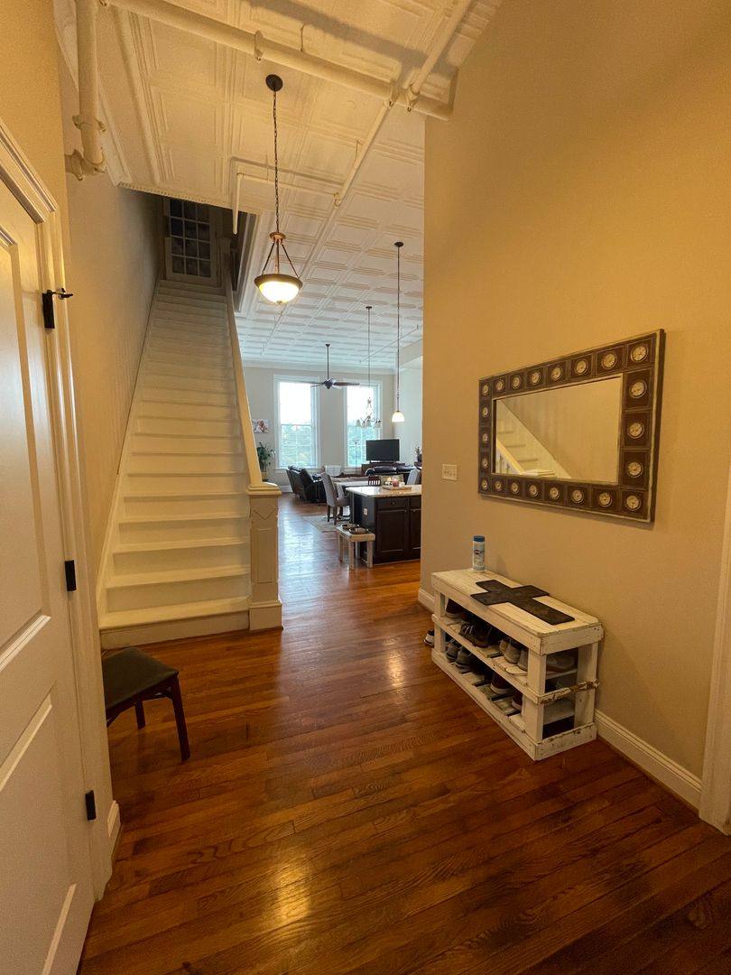 Apartment for rent at 922 Main St, Lynchburg, VA 24504