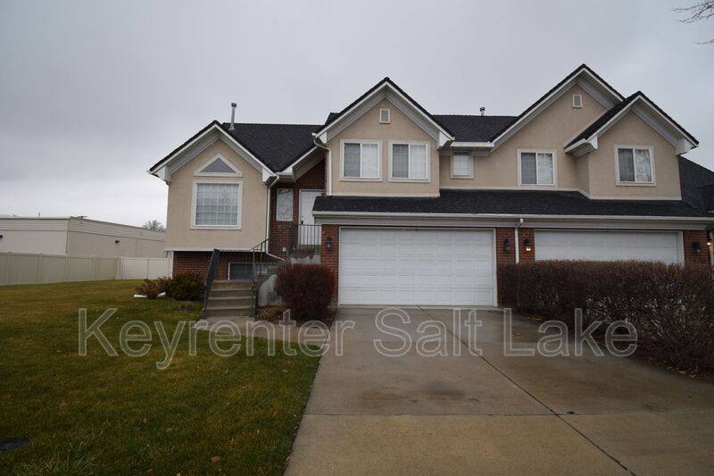House for rent at 4524 S 950 E, Salt Lake City, UT 84117