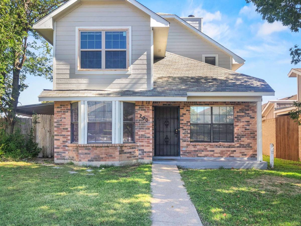 House for rent at 200 Callender, Fort Worth, TX 76108