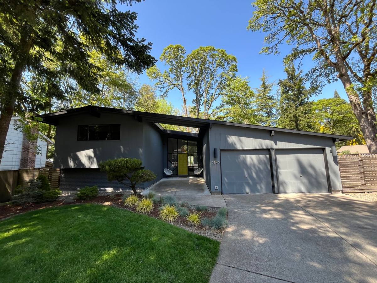 House for rent at 13845 SW 31st Court, Beaverton, OR 97008