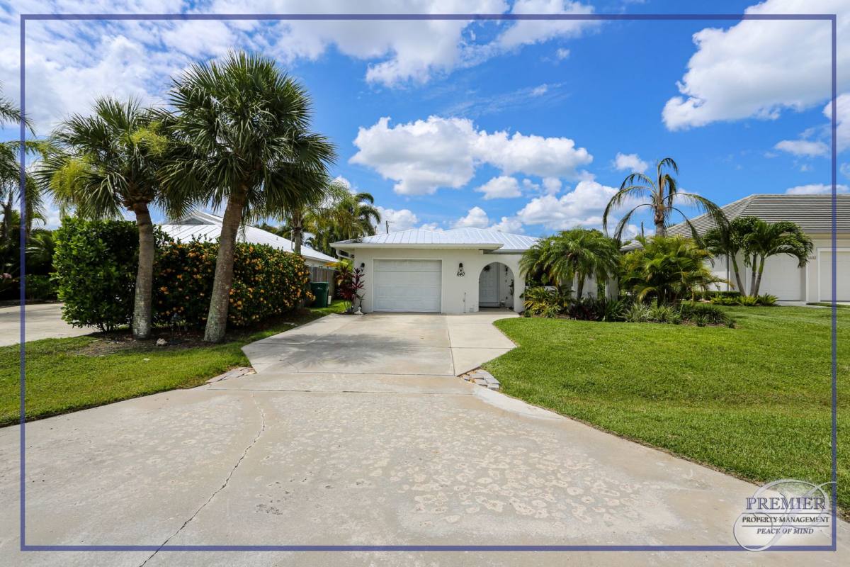 House for rent at 640 104th Ave N, Naples, FL 34108
