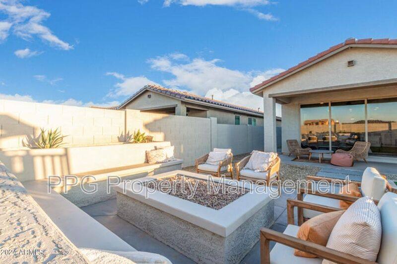 19348 W Annika Dr, Litchfield Park, AZ 85340
