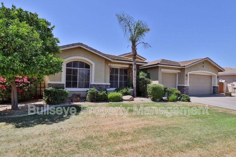 House for rent at 1550 N Robin Lane, Mesa, AZ 85213