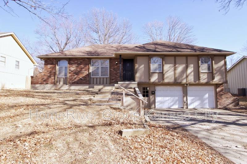 House for rent at 12733 Oakland Ave, Grandview, MO 64030