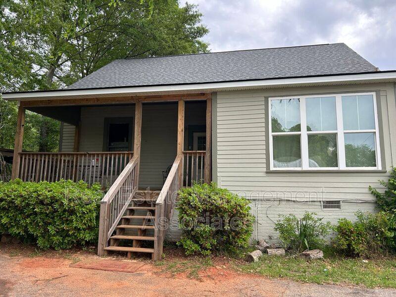Apartment for rent at 117 S 14th St #B, Griffin, GA 30224