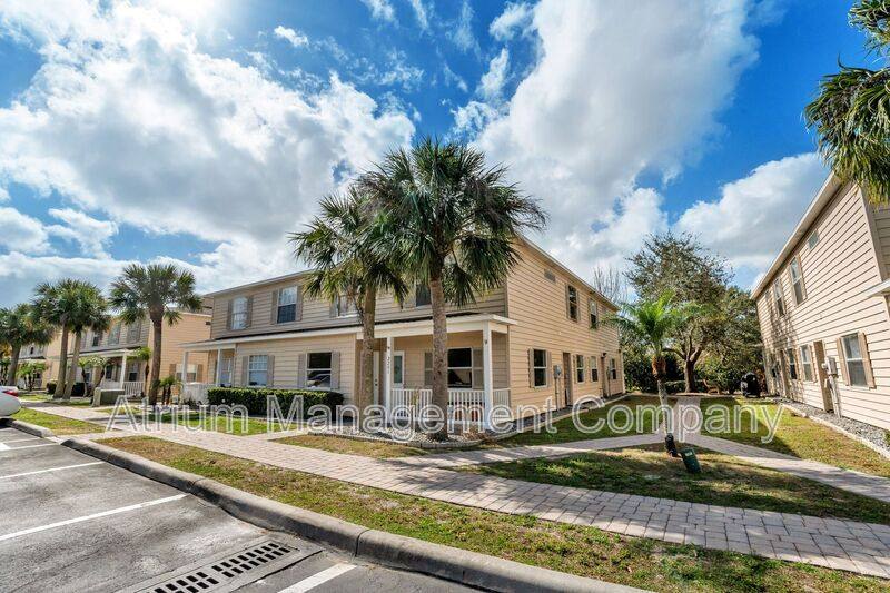 Townhouse for rent at 2221 Harrison St, Titusville, FL 32780