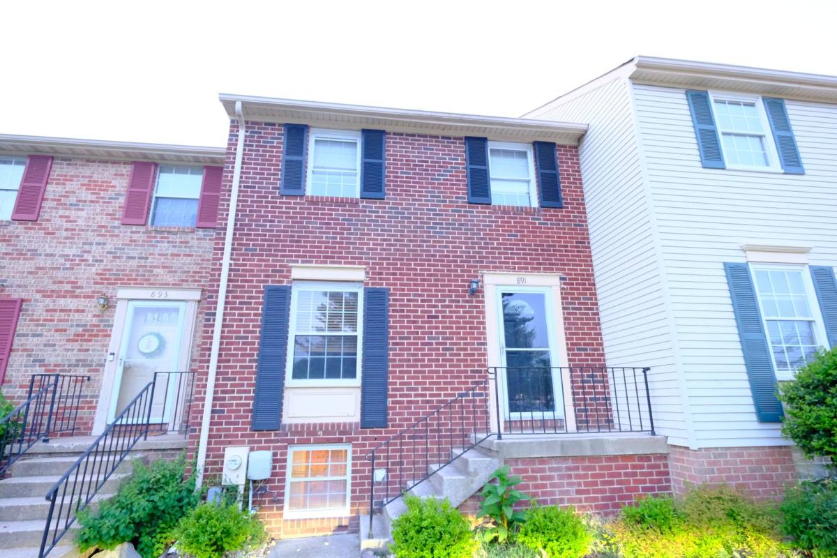 Townhouse for rent at 891 New London Harbor, Pasadena, MD 21122