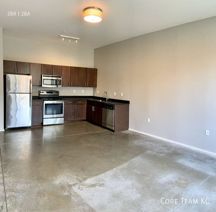 Condo for rent at 3632 Gillham Rd, Kansas City, MO 64111