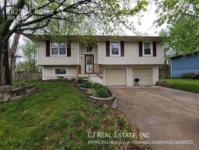 House for rent at 1625 SE Royal St, Oak Grove, MO 64075