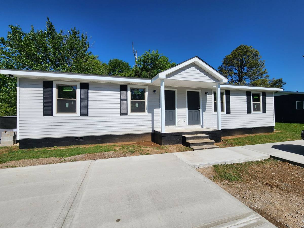 Apartment for rent at 1803 Woodmill Rd, Hopkinsville, KY 42240