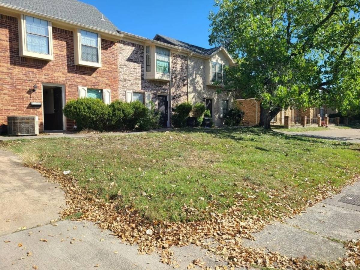 Apartment for rent at 3117 Las Vegas Trail, Fort Worth, TX 76116