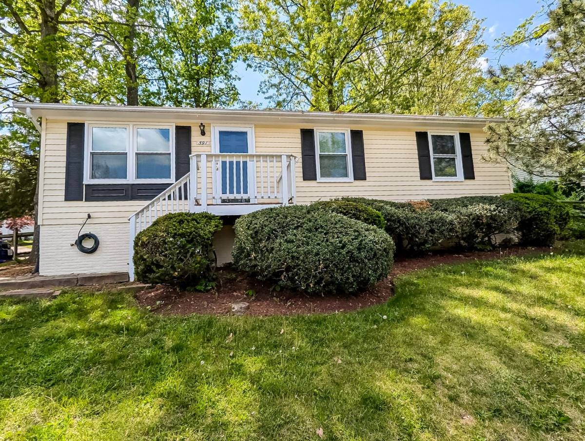 House for rent at 591 Rockbridge Dr SE, Leesburg, VA 20175