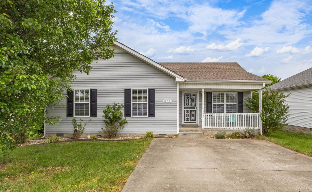 House for rent at 557 Oakmont Dr, Clarksville, TN 37042