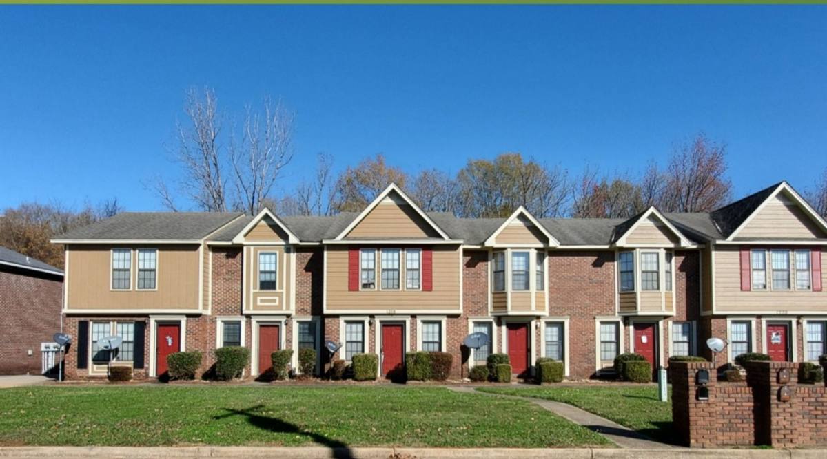 Townhouse for rent at 1218 Brookline Ave SW, Decatur, AL 35603