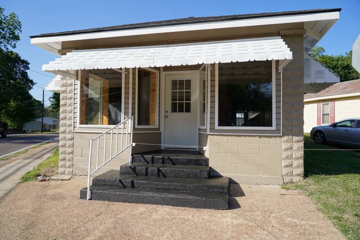 House for rent at 213 Lee St, Martin, TN 38237