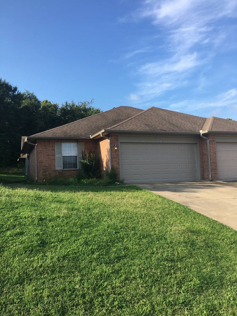 Apartment for rent at 1095 Grinnel, Greenwood, AR 72936