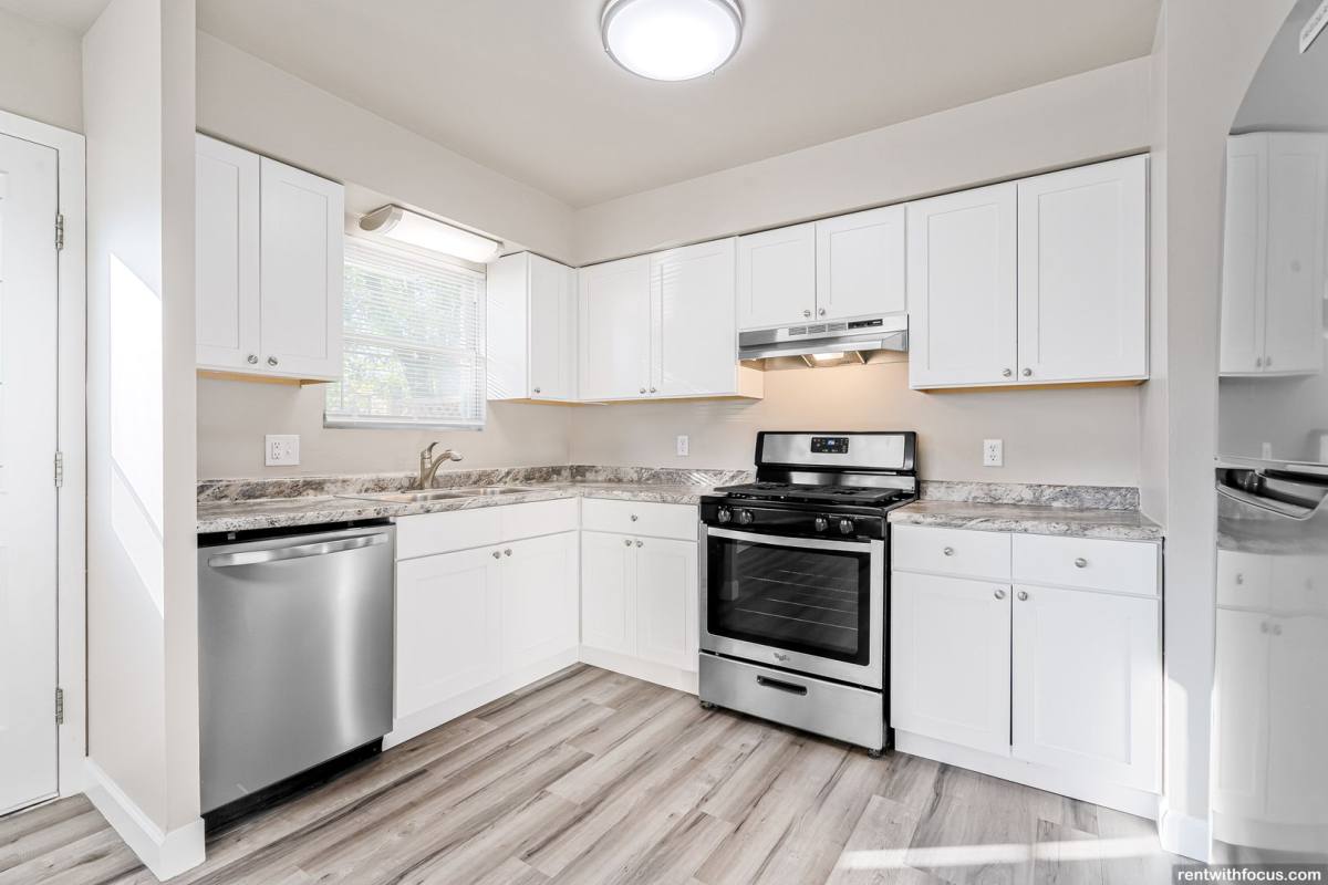 Townhouse for rent at 419-1704 N Westfield St, Oshkosh, WI 54902