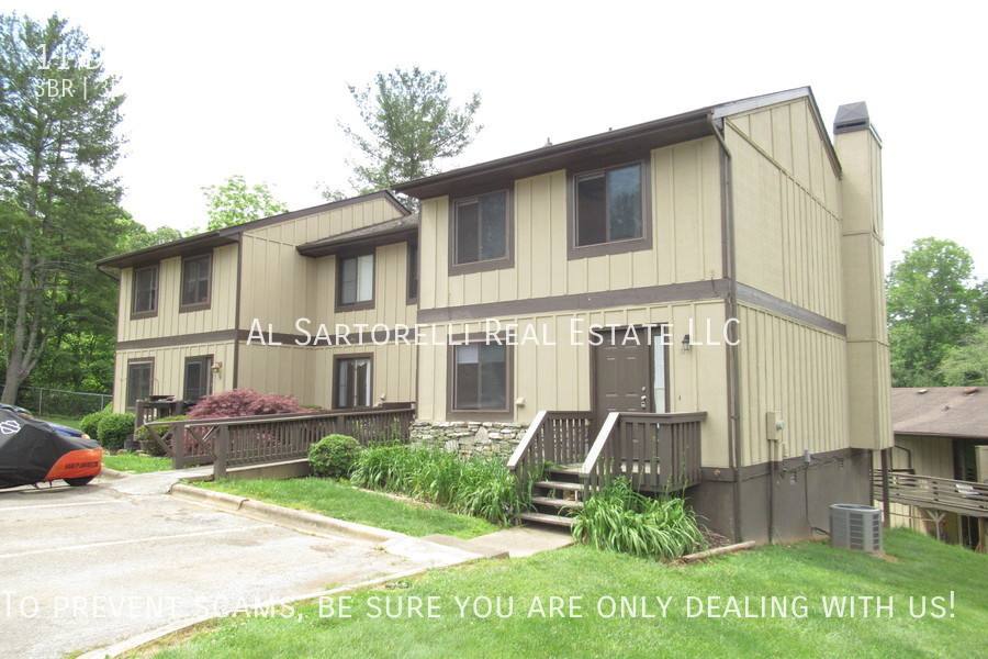 Townhouse for rent at 11 Dawnwood Circle, Asheville, NC 28803