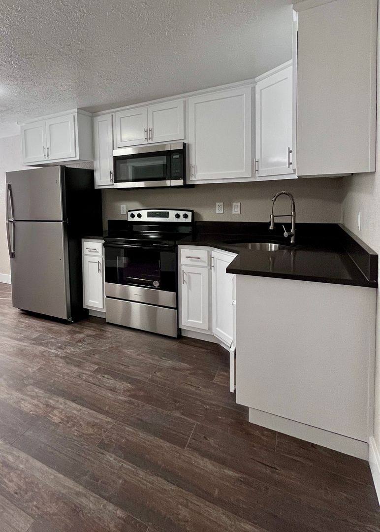 Apartment for rent at 665 - 697 25th St SE, Salem, OR 97301