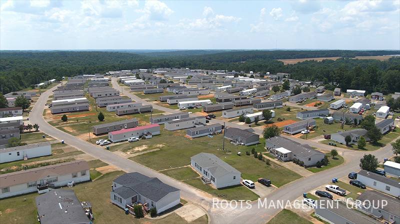Apartment for rent at 1286 Hunters Mountain Parkway, Troy, AL 36079