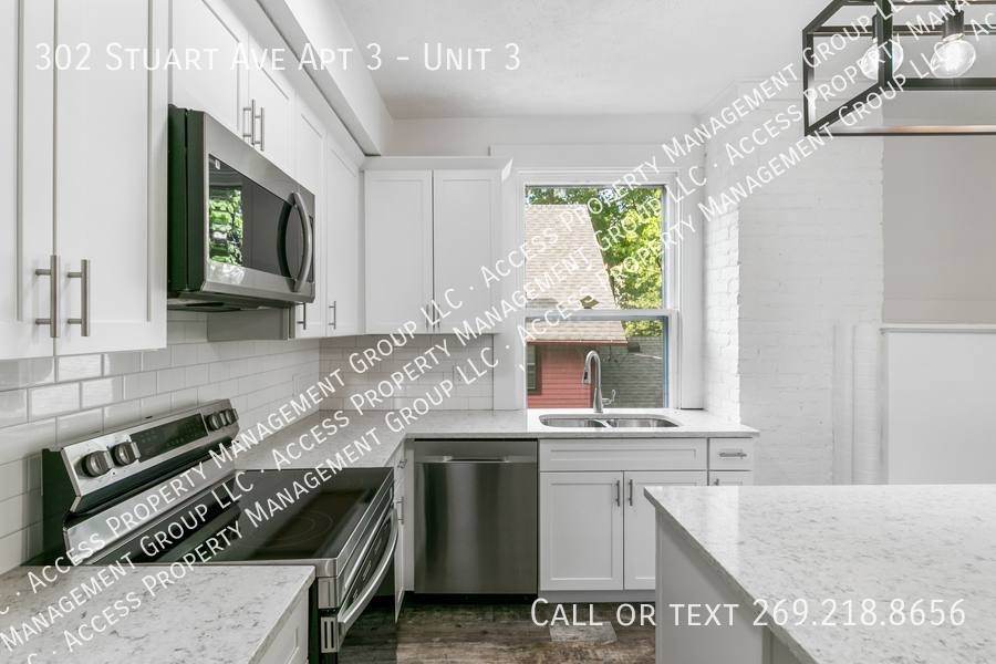 Apartment for rent at 302 Stuart Ave #3, Kalamazoo, MI 49007