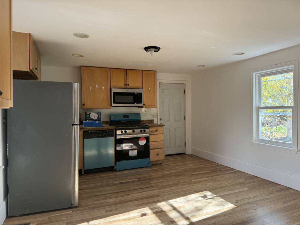 Townhouse for rent at 119 Whitfield St, Dorchester Center, MA 02124