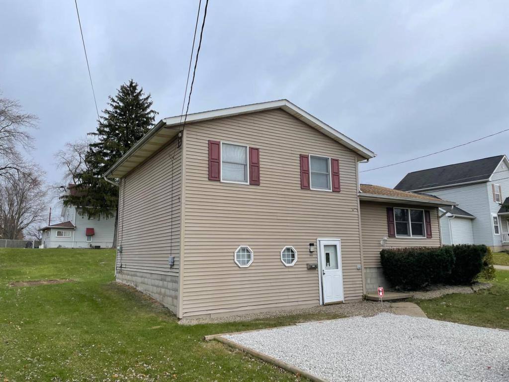 House for rent at 2013 4th St SE, Canton, OH 44707
