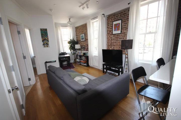 Townhouse for rent at 252 W 10th St #2, New York, NY 10014