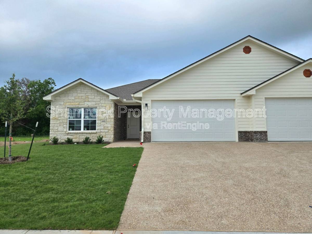Townhouse for rent at 125 W Windmill Way, Waco, TX 76706