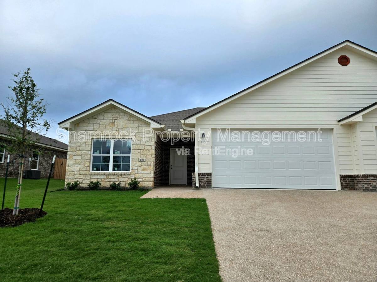 Townhouse for rent at 129 W Windmill Way, Waco, TX 76706