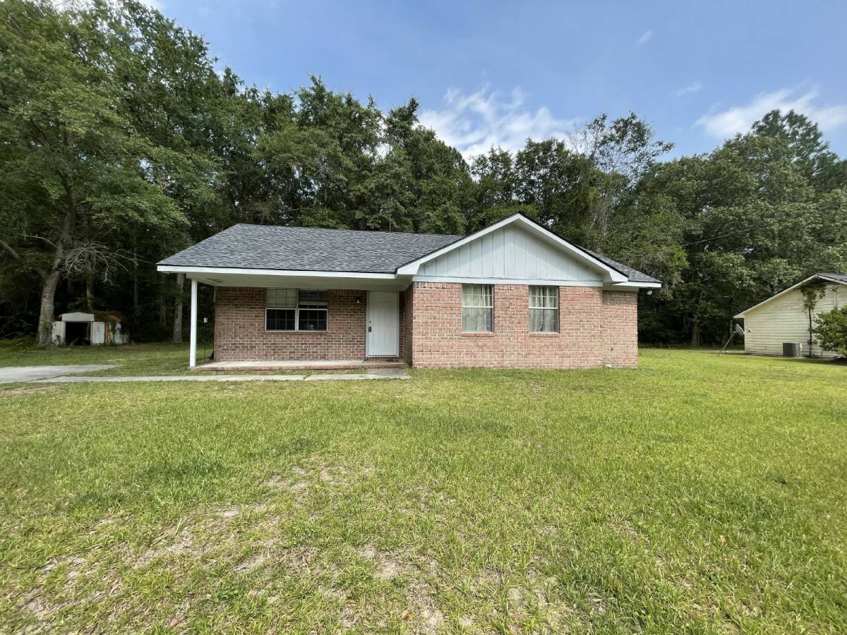 House for rent at 132 Bass Rd, Allenhurst, GA 31301